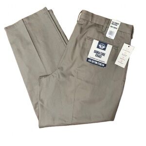 NWT Dockers Signature Khaki Classic Fit Tapered Flex Comfort Pants Size …